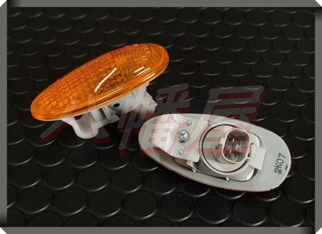 三菱純正部品 フェンダーマーカーランプ ランサー シャリオ他 三菱純正部品 フェンダーマーカーランプ ランサー シャリオ他 - メルカリ